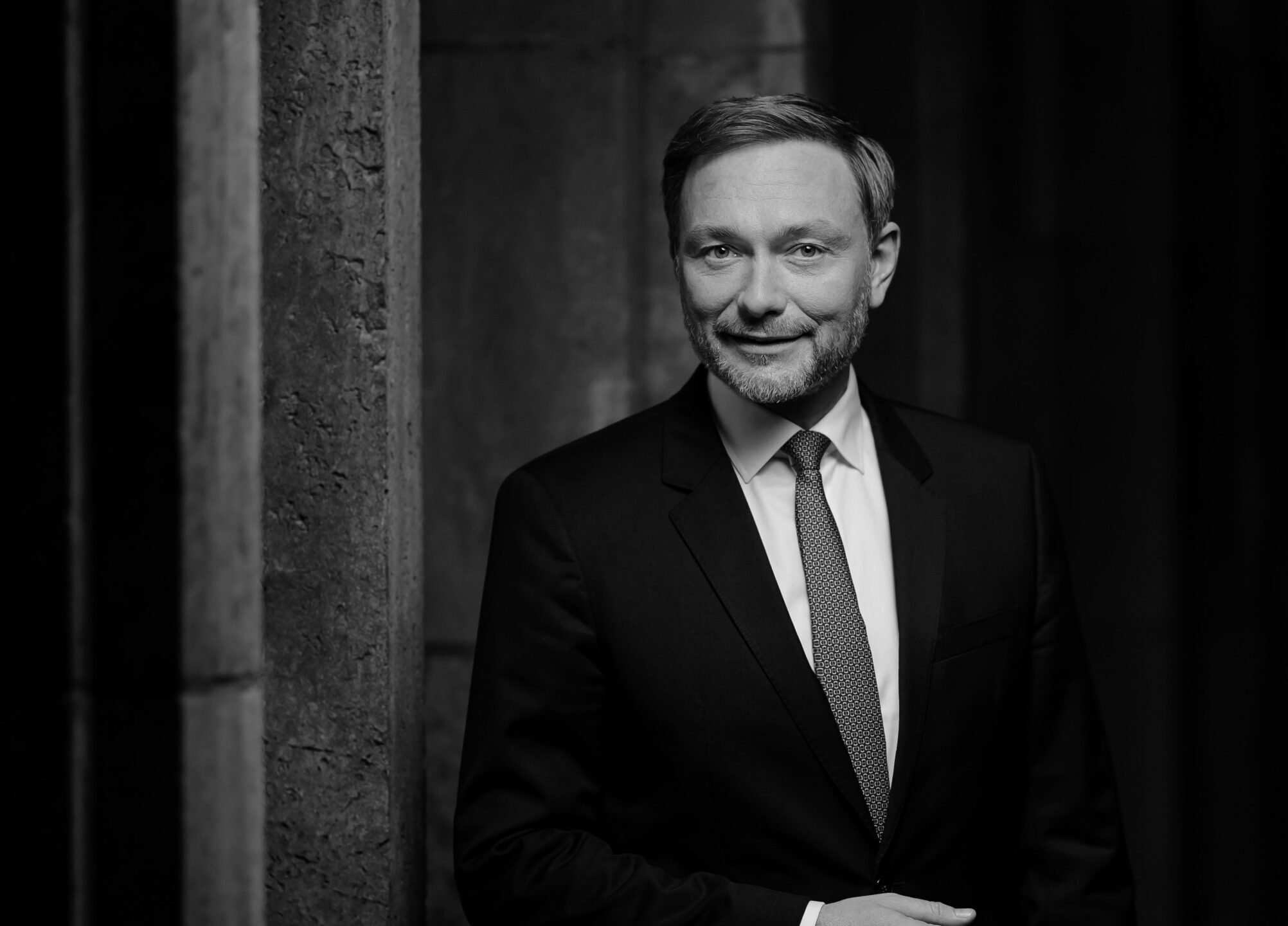 Christian Lindner, Bundesminister der Finanzen, posiert fuer ein Foto.
Berlin, 12.01.2022